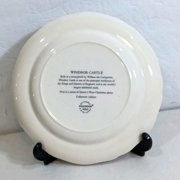 Vintage Wedgwood Queen's Ware Christmas Plates Paintings by Alan Price Set of 4 - Picture 5 of 14